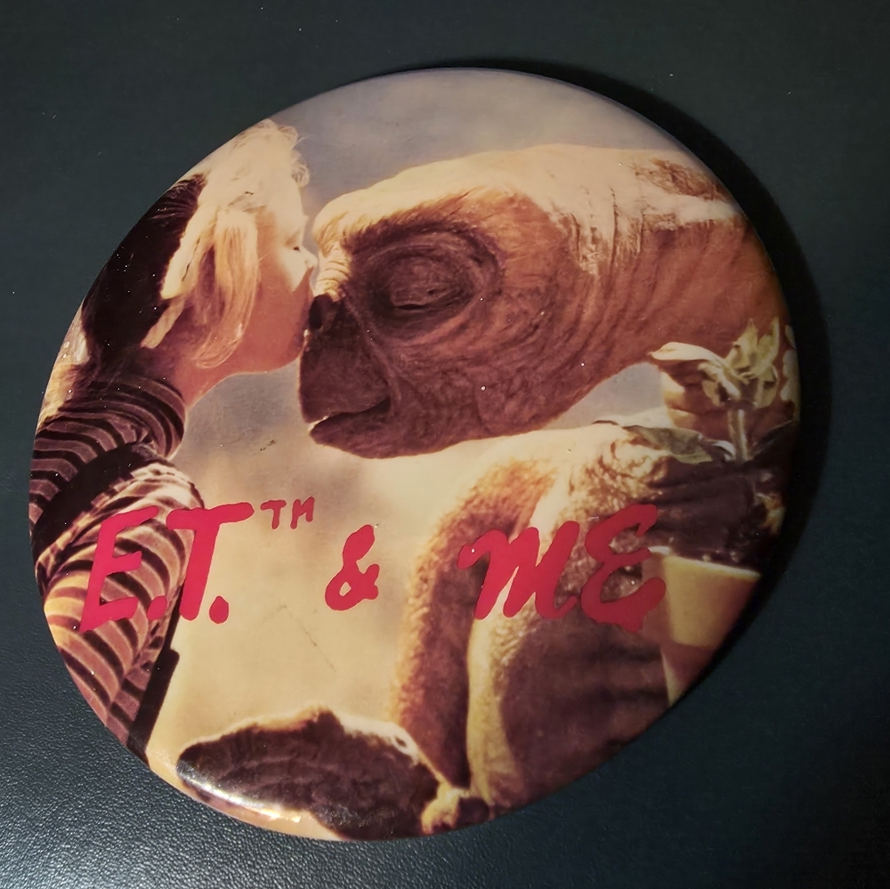 E.T. the Extra-Terrestrial/1982 Universal Studios/ET & Me Extra Large Button